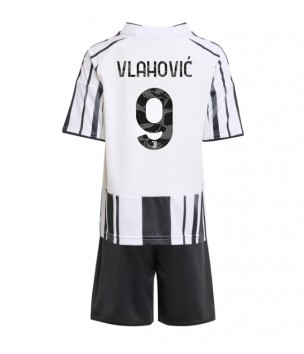 Billiga Juventus Dusan Vlahovic #9 Hemmatröja Barn 2025-26 Kortärmad (+ Korta byxor)